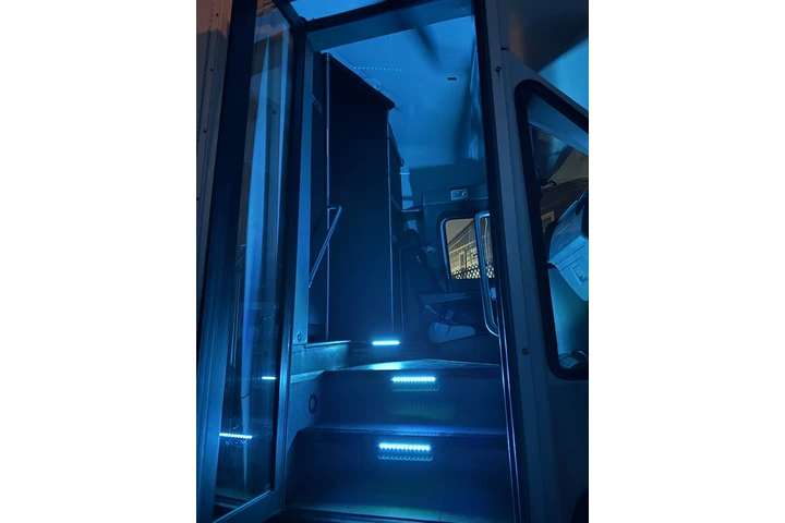 $18500 : Party Bus Ford E-450 2012 image 6