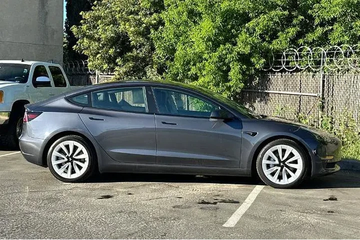 $24743 : Tesla Model 3 2023 4dr Sedan image 7