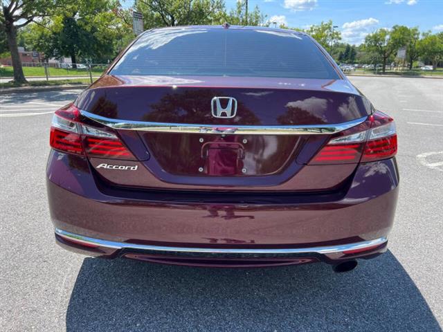 $14500 : 2017 Accord EX image 6