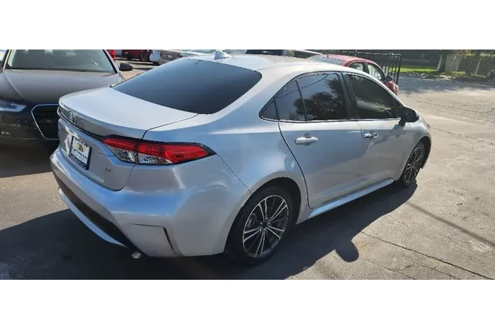 $18499 : 2020 Corolla image 3