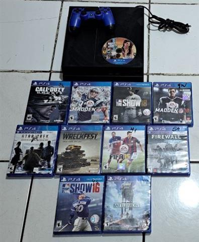 $4500 : PLAYSTATION4 CON 11 JUEGOS Y image 6