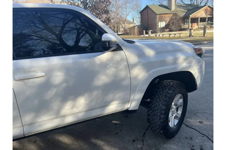 $19997 : 2019 4Runner SR5 image 10
