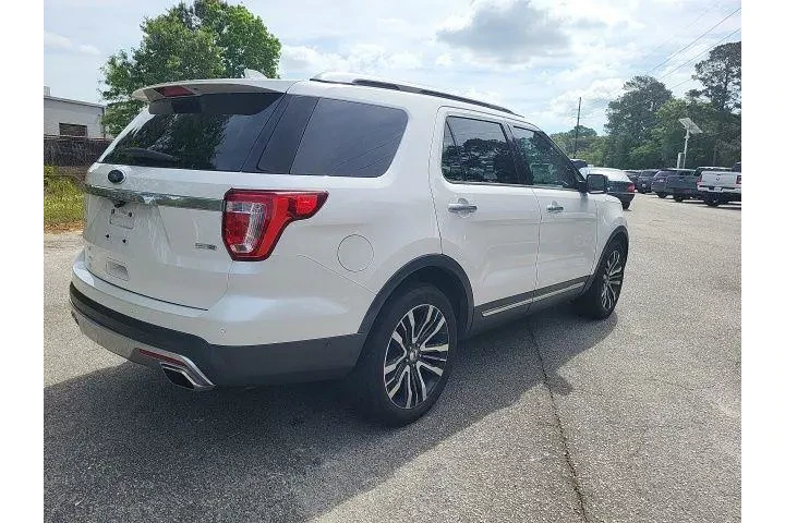 $15994 : Ford Explorer 2017 AWD Plati image 2