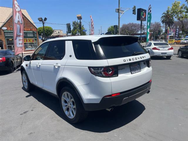 $13995 : 2018 Land Rover Discovery Spo image 8