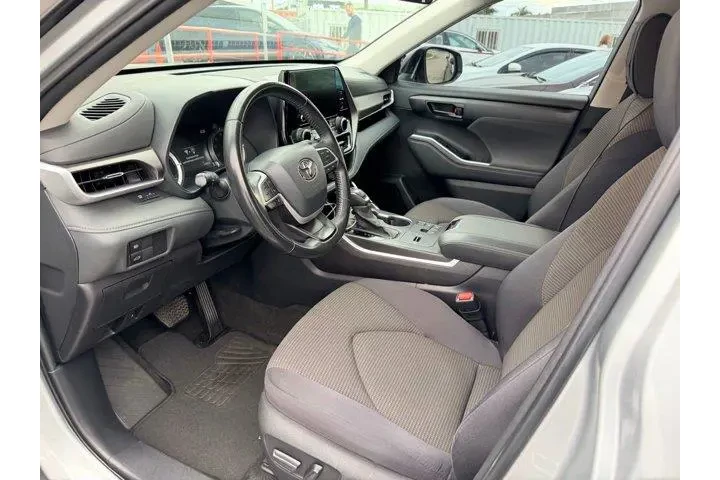 $28227 : Toyota Highlander Hybrid 202 image 9