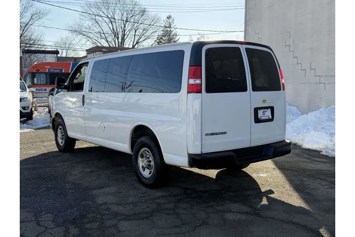 $24386 : Chevrolet Express 2022 LS 25 image 5