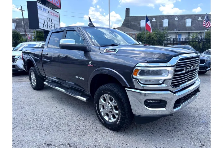 2020 RAM 2500 Laramie image 2