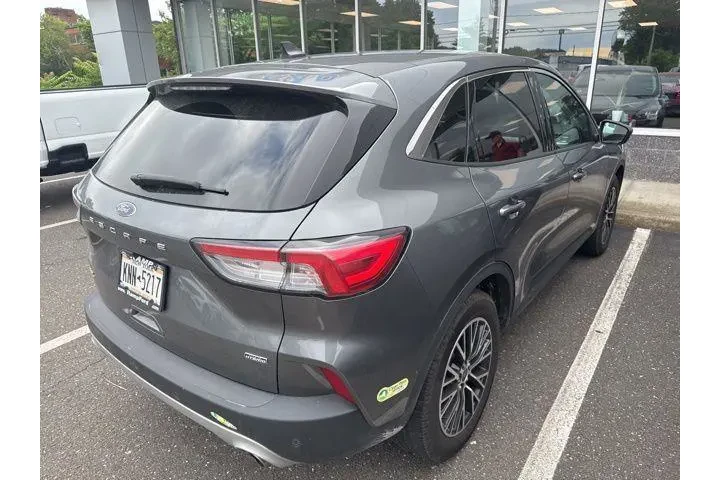 $15900 : Ford Escape Plug-In Hybrid 2 image 5