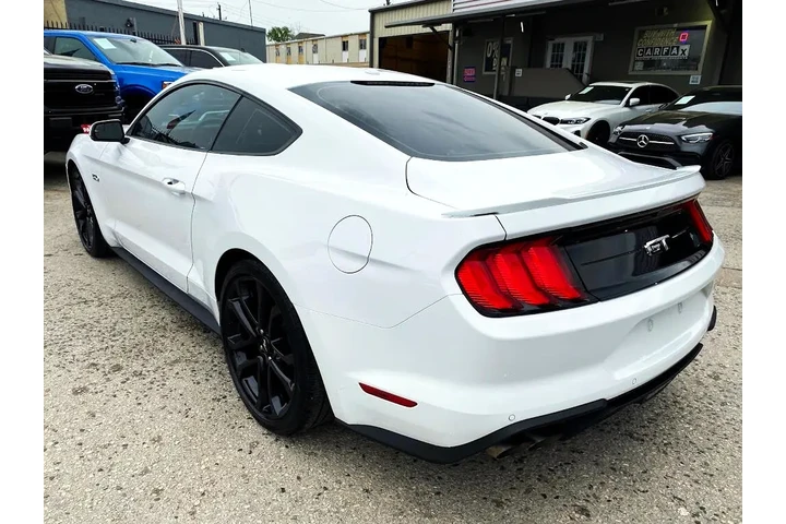 2019 Mustang GT Premium Coupe image 4