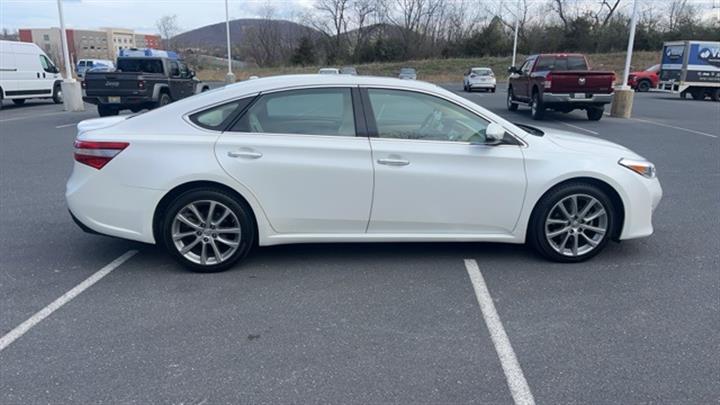 $17997 : PRE-OWNED 2014 TOYOTA AVALON image 4