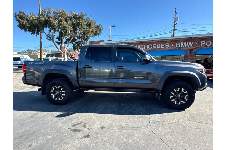 $27995 : Toyota Tacoma 2018 4x4 TRD O image 5