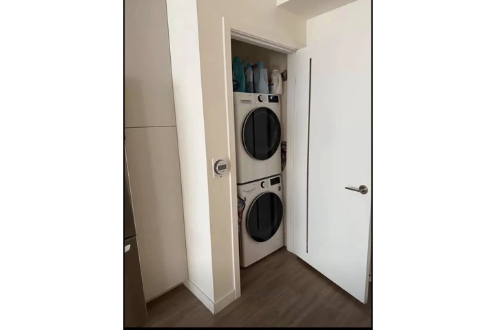 $850 : Cuarto en Koreatown 850 image 1