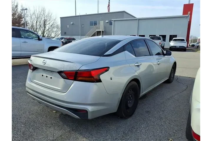 $8950 : Nissan Altima 2019 2.5 S 4dr image 2