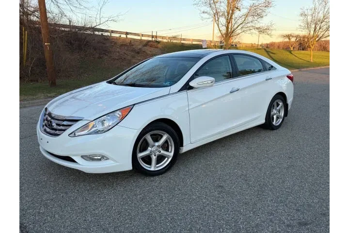 $6990 : 2013 SONATA Limited image 3