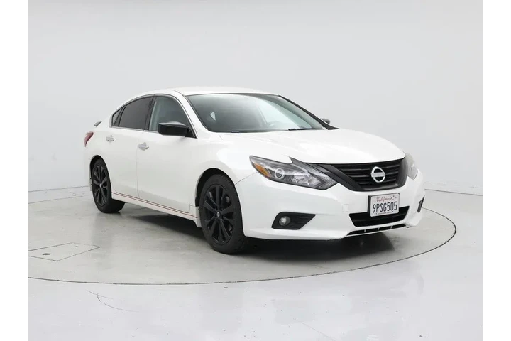$12599 : Nissan Altima 2017 2.5 SR 4d image 1