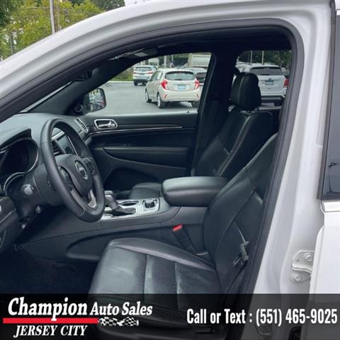 Used 2018 Grand Cherokee Limi image 8