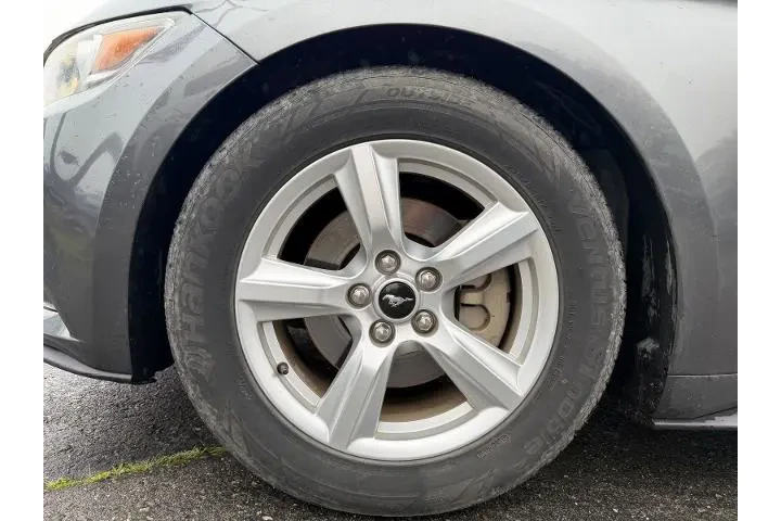 $18250 : Ford Mustang 2015 V6 2dr Fas image 9