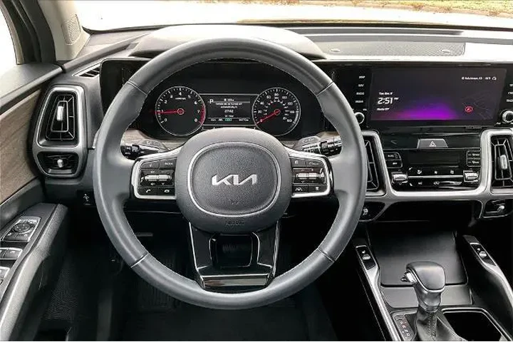 $28483 : Kia Sorento 2023 AWD X-Line image 5