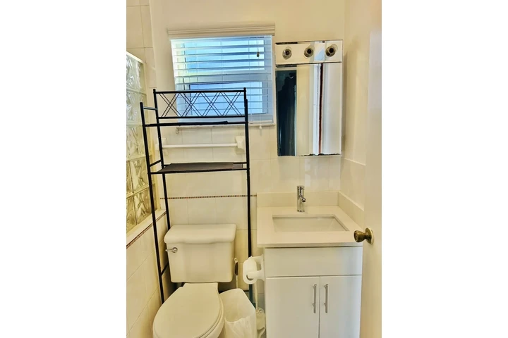 $1200 : Estudio image 8