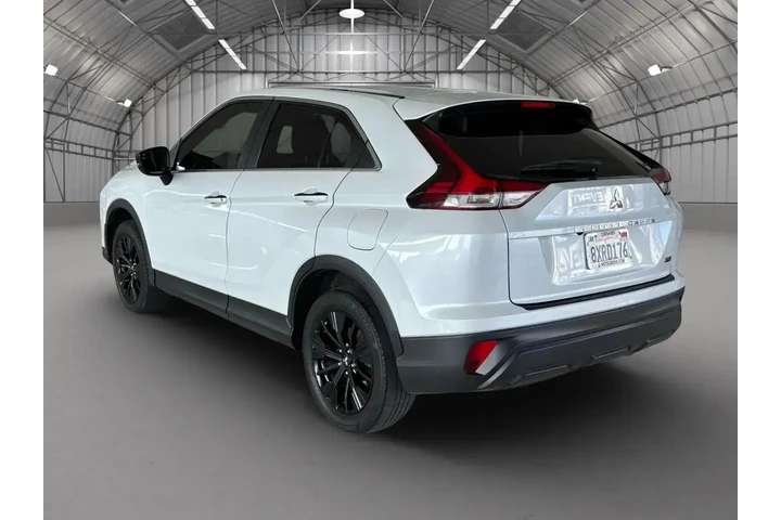 $17995 : Mitsubishi Eclipse Cross 202 image 6