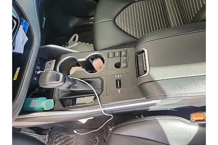 $34344 : Toyota Highlander 2023 LE 4d image 6