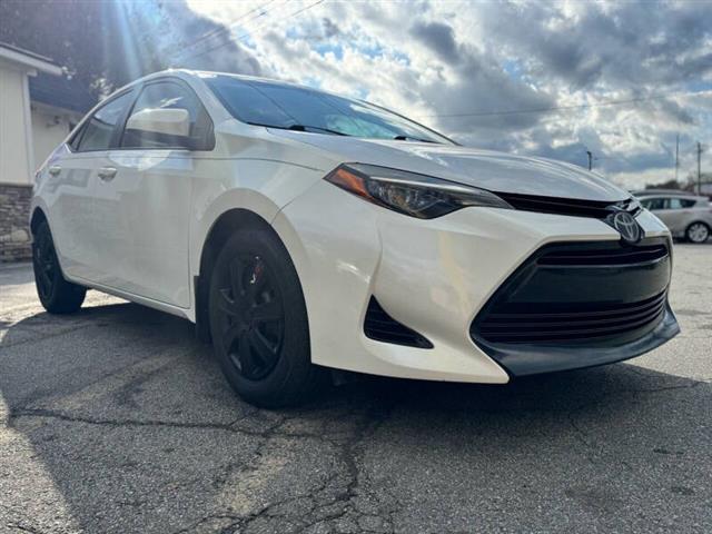 2017 Corolla LE image 3