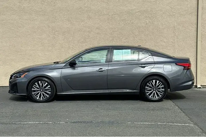$21690 : Nissan Altima 2025 2.5 SV 4d image 10