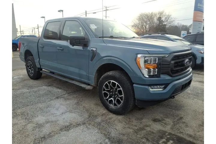 $39600 : Ford F-150 2023 4x4 XLT 4dr image 1