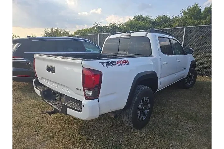$34466 : Toyota Tacoma 2022 4x4 TRD S image 3