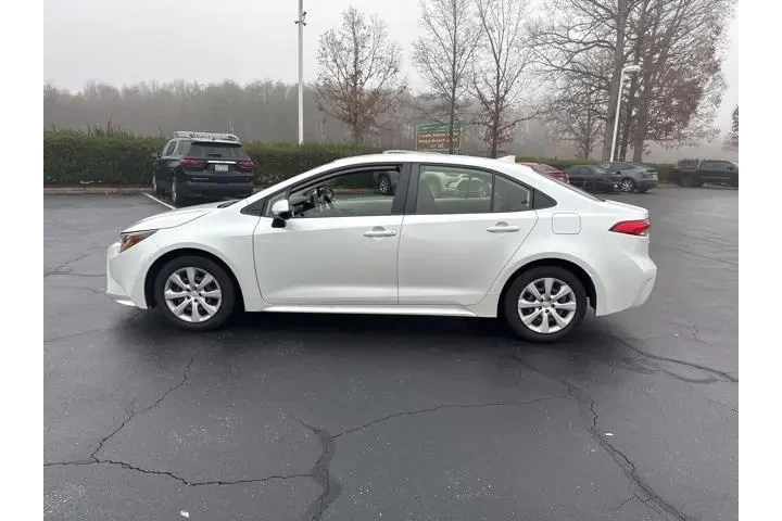 $19458 : Toyota Corolla 2022 LE 4dr S image 3