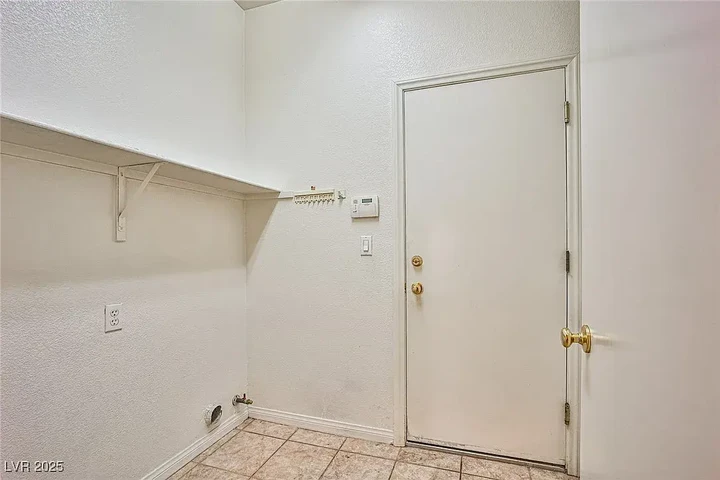 $1500 : 3 Bedroom House in Las Vegas image 8