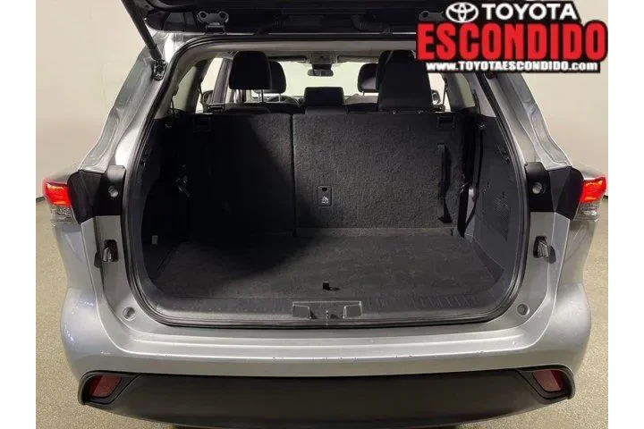 $39487 : Toyota Highlander 2025 LE 4d image 10