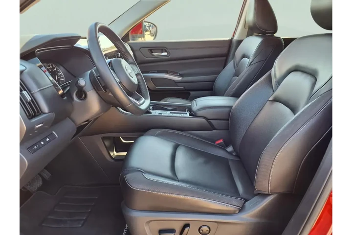 $22695 : Nissan Pathfinder 2023 SL 4d image 10