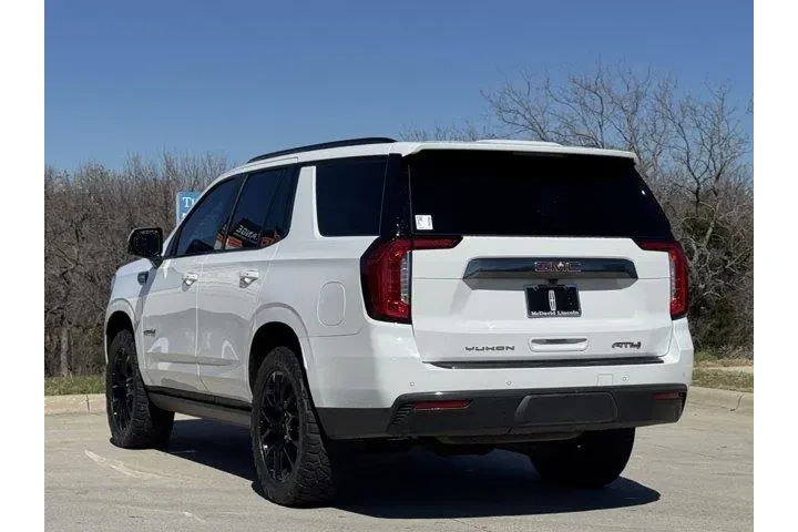 GMC Yukon 2023 4x4 AT4 4dr S image 6