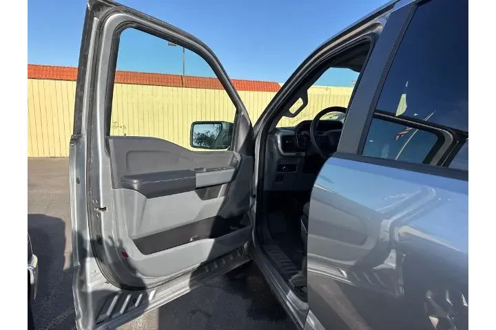 $38202 : Ford F-150 2023 4x4 XLT 4dr image 5