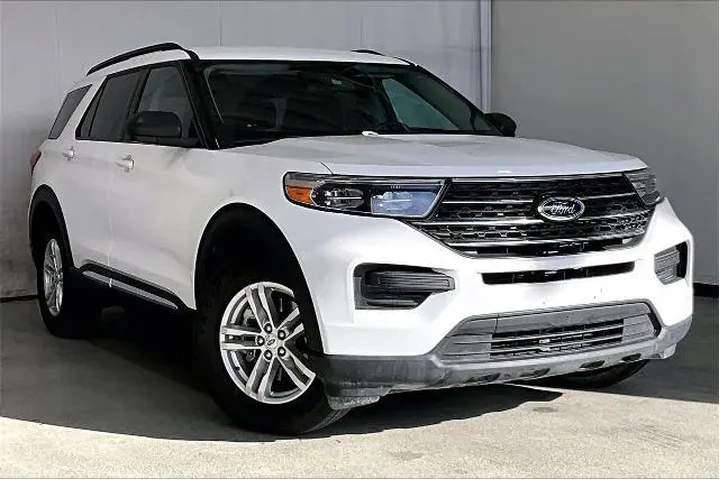 $23831 : Ford Explorer 2022 AWD XLT 4 image 1