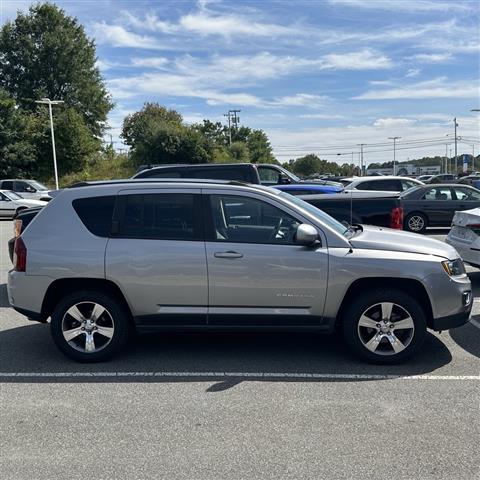 $12254 : PRE-OWNED 2016 JEEP COMPASS H image 8