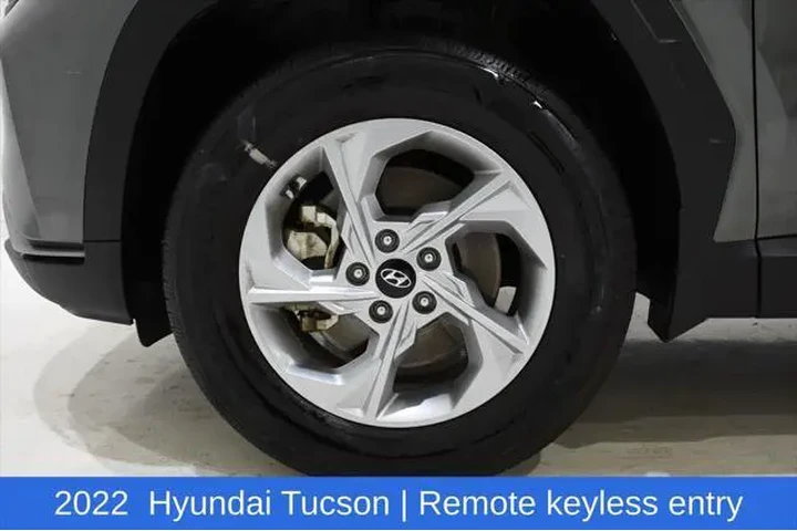 $20985 : Hyundai TUCSON 2022 AWD SEL image 6
