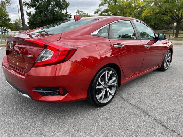 $15900 : 2019 Civic Touring image 5