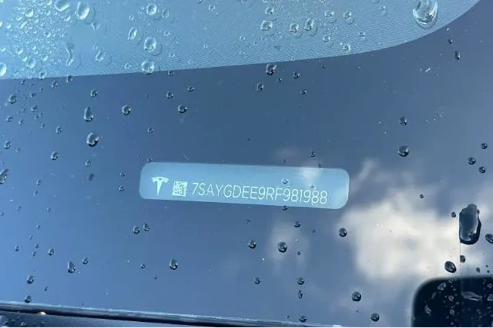 $36998 : Tesla Model Y 2024 AWD Long image 3