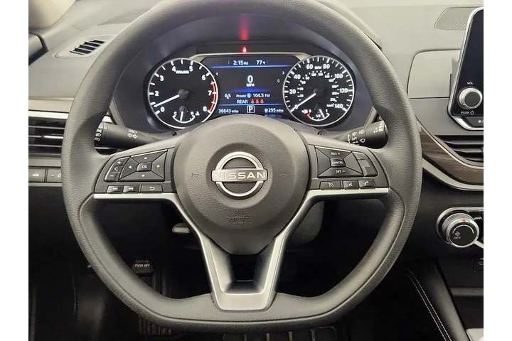 $21998 : Nissan Altima 2023 2.5 SV 4d image 10