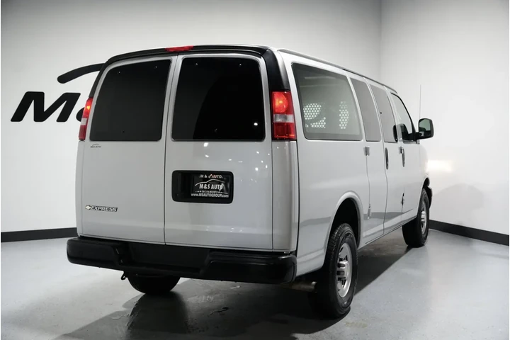 $21325 : 2024 Express Cargo Van image 9