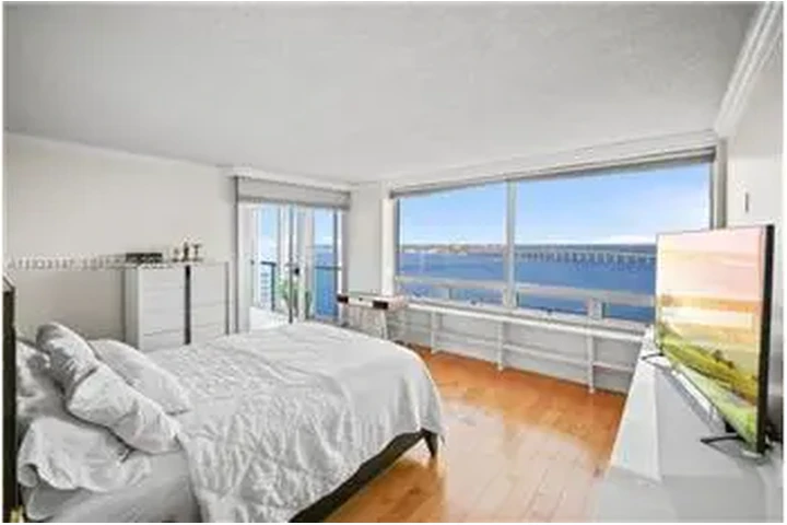 $4900 : Rental property with 2 bedro image 7