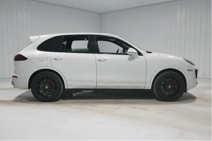 $39000 : Porsche Cayenne 2017 AWD Tur image 4