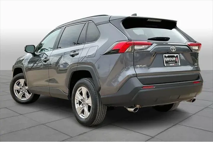 $31668 : Toyota RAV4 2025 AWD XLE 4dr image 9