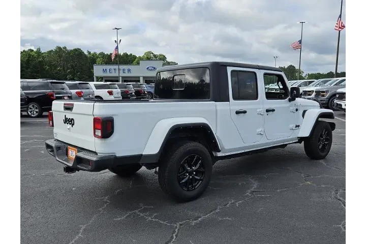 $25988 : Jeep Gladiator 2022 4x4 Spor image 10