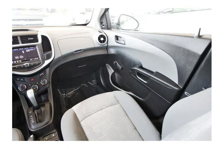 $12166 : Chevrolet Sonic 2020 LT 4dr image 9