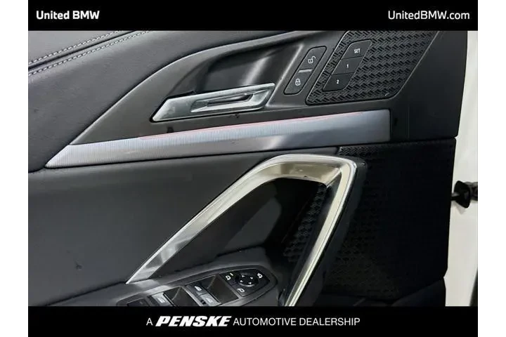 $33495 : BMW X1 2023 AWD xDrive28i 4d image 3