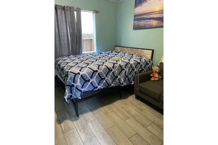 $100 : se renta cuarto image 1