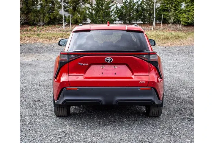 $17995 : Toyota bZ4X 2023 AWD XLE 4dr image 6